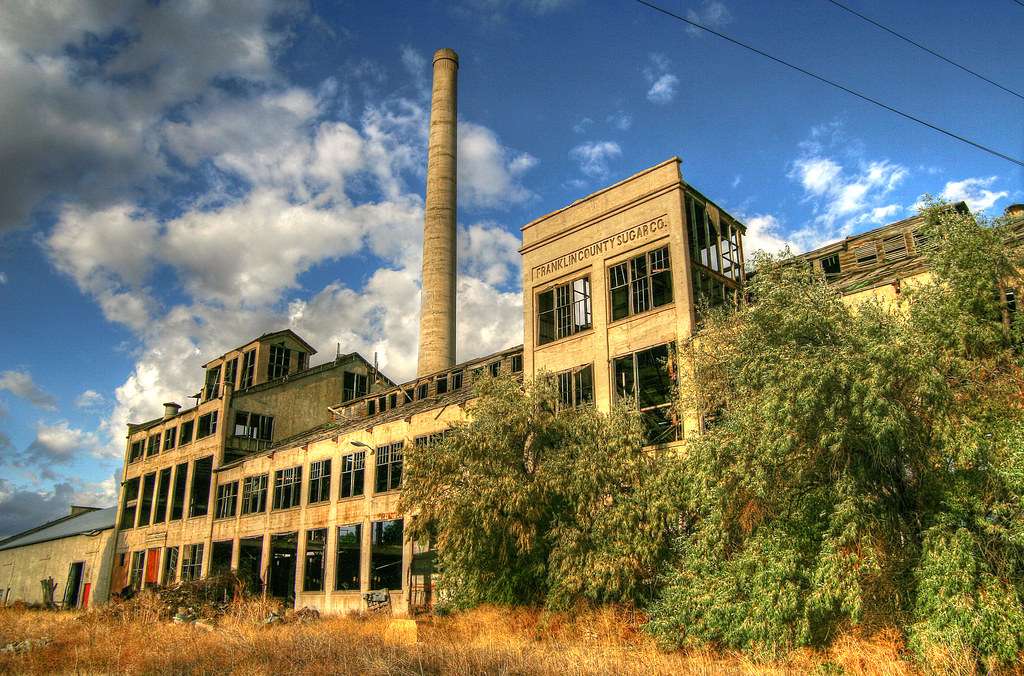 Фабрика здание. Sugar Factory. Abandoned Factory outside. Wood Factory outside. Old Factory building outside.